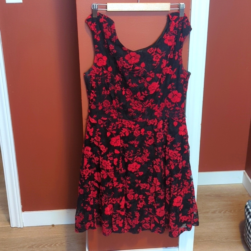 Black and red ♥️ for Valentine's dress EUC